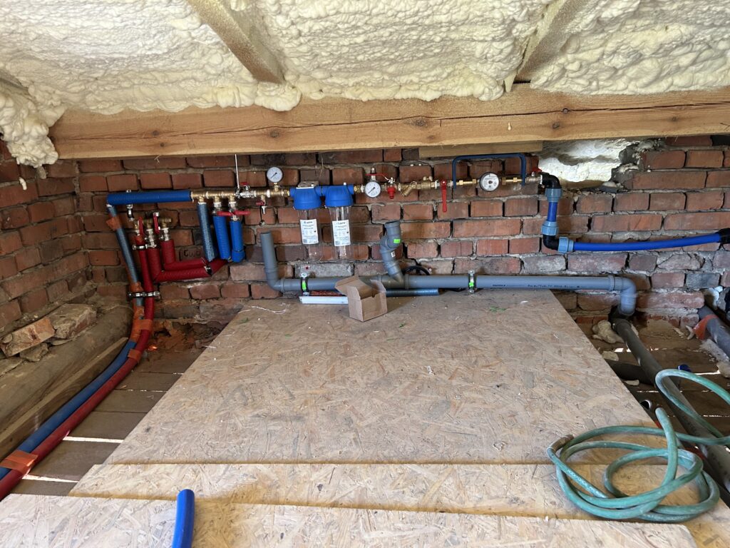 montaż konsoli wodomierzowej z filtrami